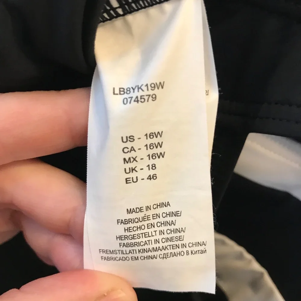 LA BLANCA Plus Size One Piece V Neck Tummy Control Swimsuit Black White Size 16W